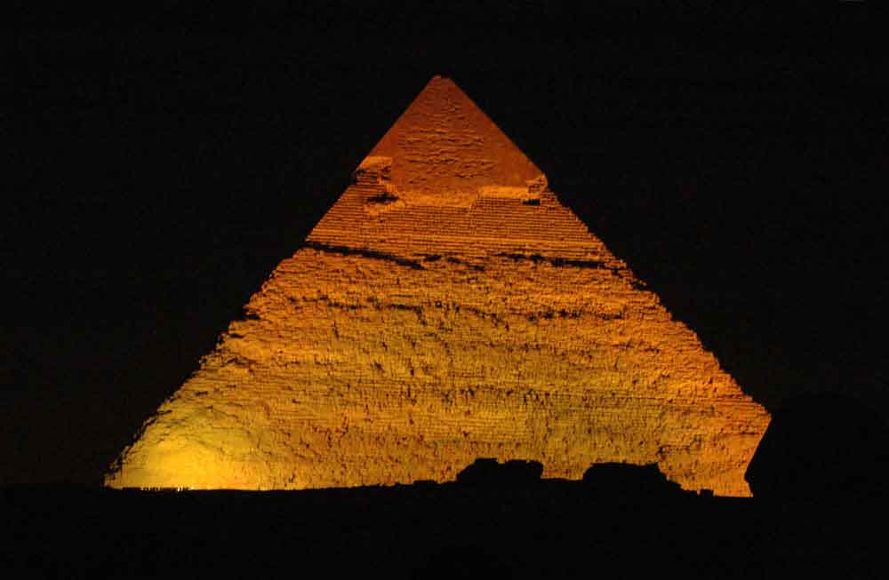 Egipto 020 - necrópolis de El Giza - pirámide de Kefrén.jpg